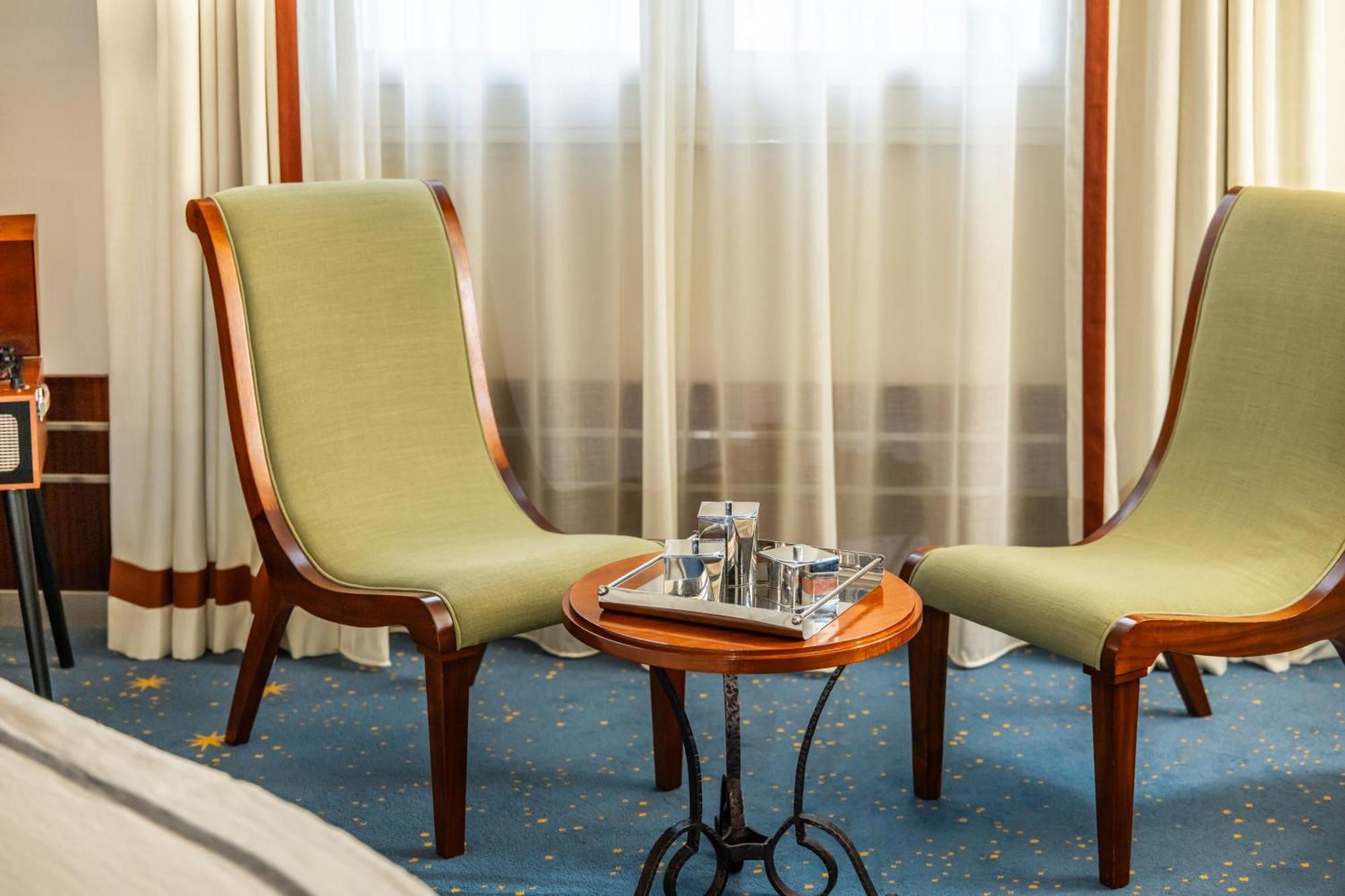 Hotel Des Grands Voyageurs Parijs Buitenkant foto